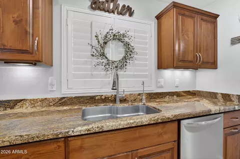 Kitchen - 4341 E Badger Way, Phoenix, AZ 85044 photo 8 of 9