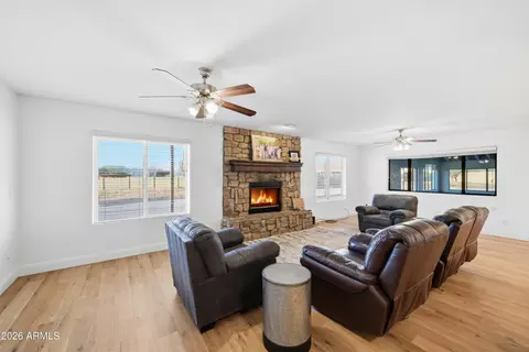 Living - 661 N Al Sieber Rd, Apache Junction, AZ 85119 photo 1 of 2