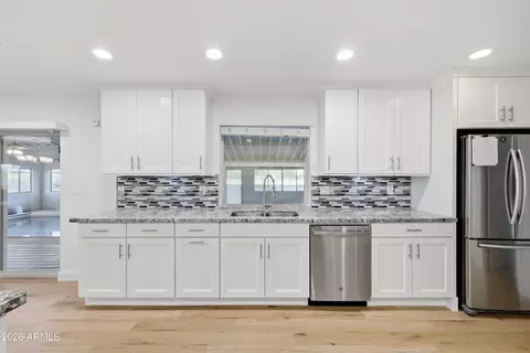 Kitchen - 661 N Al Sieber Rd, Apache Junction, AZ 85119 photo 2 of 3