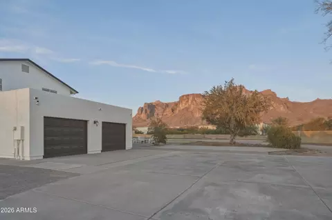 Exterior - 661 N Al Sieber Rd, Apache Junction, AZ 85119 photo 8 of 14