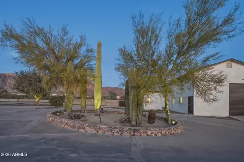Exterior - 661 N Al Sieber Rd, Apache Junction, AZ 85119 photo 1 of 14