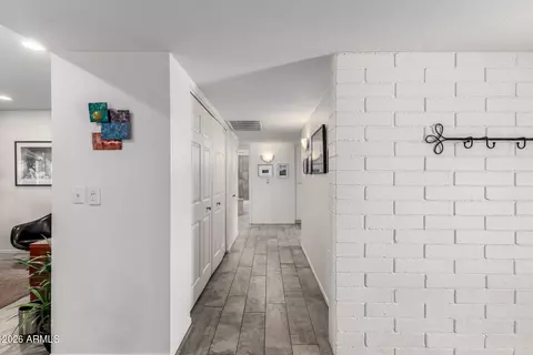 Entry Way - 3924 E Cortez St, Phoenix, AZ 85028 photo 3 of 4