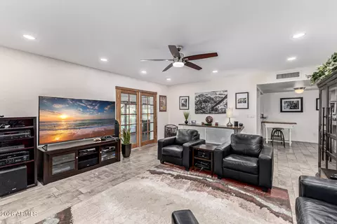 Living - 3924 E Cortez St, Phoenix, AZ 85028 photo 1 of 3