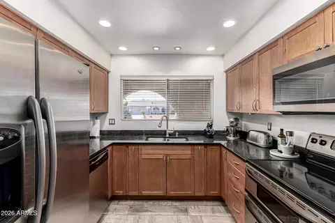 Kitchen - 3924 E Cortez St, Phoenix, AZ 85028 photo 2 of 4
