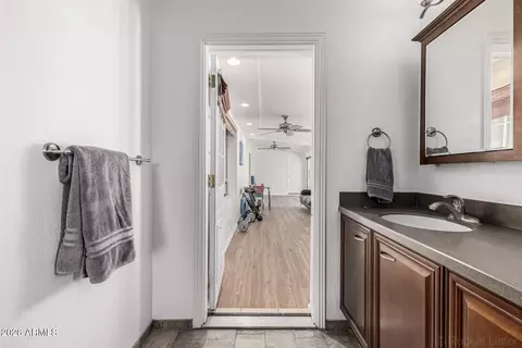 Bath - 3924 E Cortez St, Phoenix, AZ 85028 photo 4 of 5