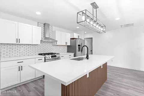 Kitchen - 2914 N 81st Ave, Phoenix, AZ 85033 photo 4 of 5