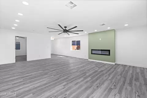Living - 2914 N 81st Ave, Phoenix, AZ 85033 photo 5 of 5