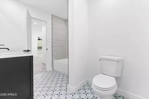 Bath - 2914 N 81st Ave, Phoenix, AZ 85033 photo 5 of 6