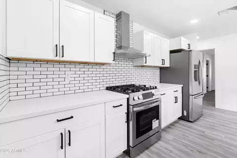 Kitchen - 2914 N 81st Ave, Phoenix, AZ 85033 photo 3 of 5