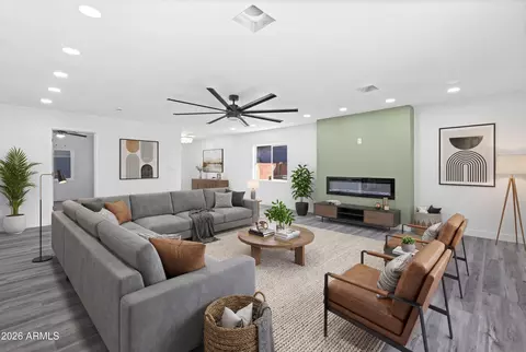 Living - 2914 N 81st Ave, Phoenix, AZ 85033 photo 1 of 5
