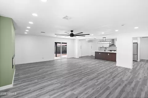 Living - 2914 N 81st Ave, Phoenix, AZ 85033 photo 3 of 5
