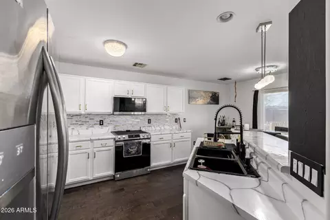 166 S 18th St, Coolidge, AZ 85128