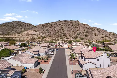 View/Area - 1711 E Runion Dr, Phoenix, AZ 85024 photo 1 of 8