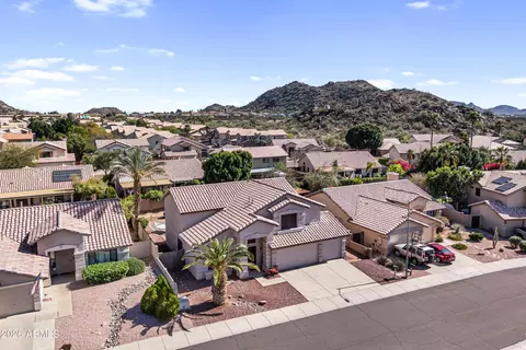 View/Area - 1711 E Runion Dr, Phoenix, AZ 85024 photo 3 of 8