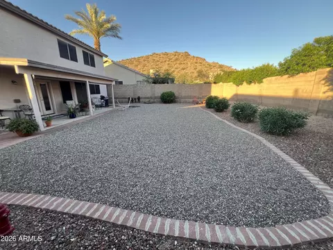 Exterior - 1711 E Runion Dr, Phoenix, AZ 85024 photo 5 of 10