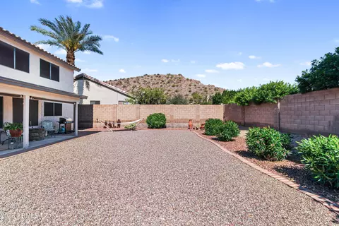 Exterior - 1711 E Runion Dr, Phoenix, AZ 85024 photo 6 of 10