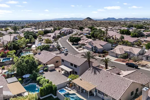 View/Area - 1711 E Runion Dr, Phoenix, AZ 85024 photo 8 of 8