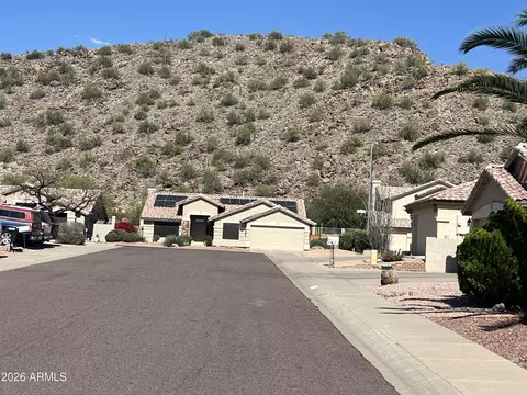 Exterior - 1711 E Runion Dr, Phoenix, AZ 85024 photo 3 of 10
