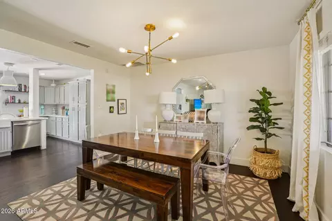 Dining - 709 E Winter Dr, Phoenix, AZ 85020 photo 2 of 2