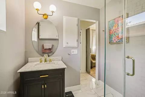 Bath - 709 E Winter Dr, Phoenix, AZ 85020 photo 2 of 3