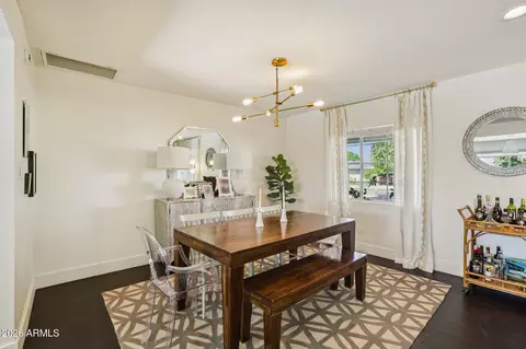 Dining - 709 E Winter Dr, Phoenix, AZ 85020 photo 1 of 2