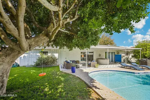 Exterior - 709 E Winter Dr, Phoenix, AZ 85020 photo 6 of 8