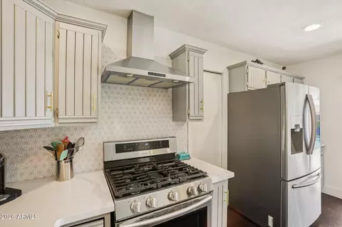 Kitchen - 709 E Winter Dr, Phoenix, AZ 85020 photo 1 of 4