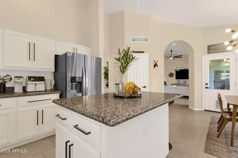 Kitchen - 1542 E Catamaran Dr, Gilbert, AZ 85234 photo 7 of 9