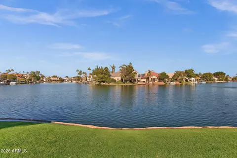 View/Area - 1542 E Catamaran Dr, Gilbert, AZ 85234 photo 1 of 7