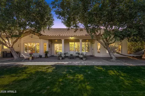 Exterior - 1542 E Catamaran Dr, Gilbert, AZ 85234 photo 12 of 26