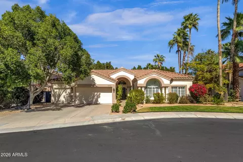 Exterior - 1542 E Catamaran Dr, Gilbert, AZ 85234 photo 3 of 26