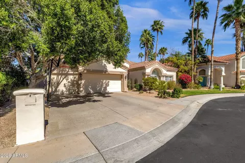 Exterior - 1542 E Catamaran Dr, Gilbert, AZ 85234 photo 4 of 26