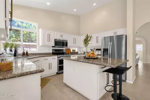 Kitchen - 1542 E Catamaran Dr, Gilbert, AZ 85234 photo 3 of 9