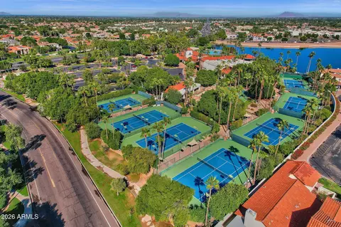 View/Area - 1542 E Catamaran Dr, Gilbert, AZ 85234 photo 5 of 7