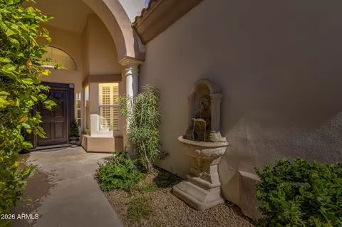 Exterior - 1542 E Catamaran Dr, Gilbert, AZ 85234 photo 7 of 26