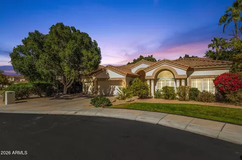 Exterior - 1542 E Catamaran Dr, Gilbert, AZ 85234 photo 2 of 26