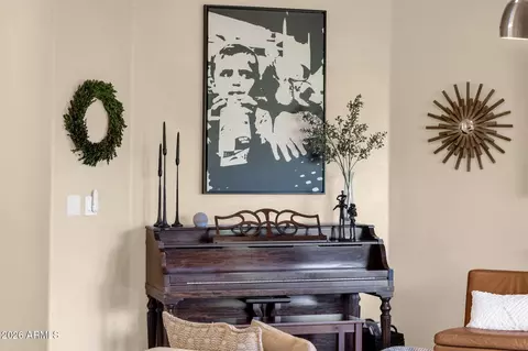 Living - 1542 E Catamaran Dr, Gilbert, AZ 85234 photo 4 of 4
