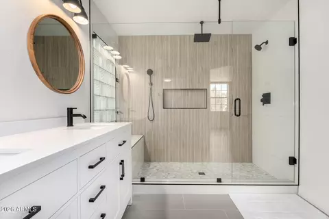 Bath - 2301 E Millbrae Ct, Gilbert, AZ 85234 photo 2 of 5