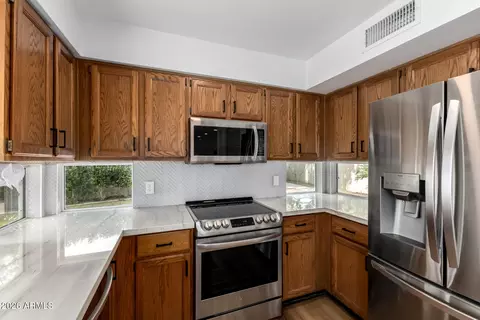 Kitchen - 2301 E Millbrae Ct, Gilbert, AZ 85234 photo 3 of 4