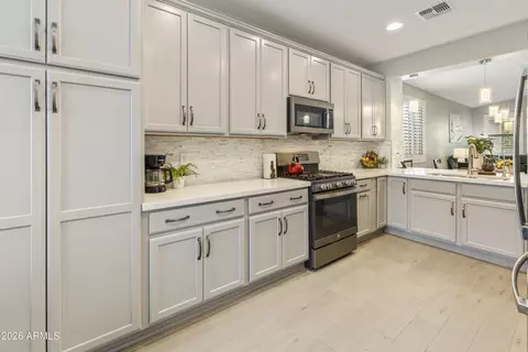 Kitchen - 10648 E Texas Ave, Mesa, AZ 85212 photo 5 of 8