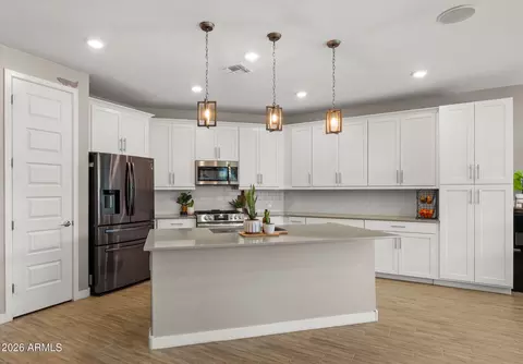 Kitchen - 9741 E Research Ave, Mesa, AZ 85212 photo 1 of 4