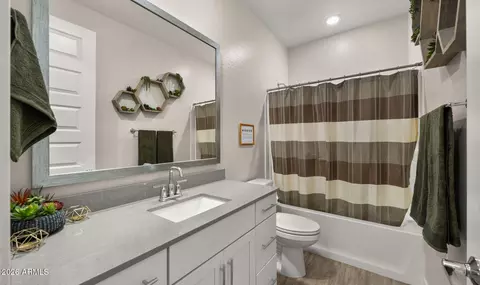 Bath - 9741 E Research Ave, Mesa, AZ 85212 photo 2 of 4