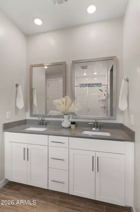 Bath - 9741 E Research Ave, Mesa, AZ 85212 photo 3 of 4