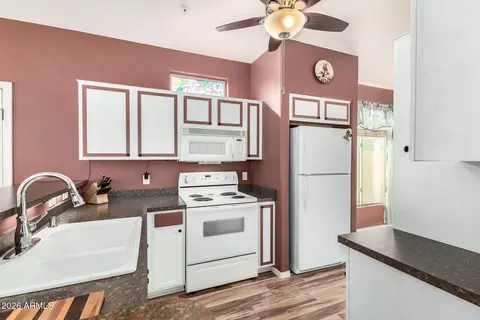 Kitchen - 2150 E Bell Rd #1144, Phoenix, AZ 85022 photo 1 of 3