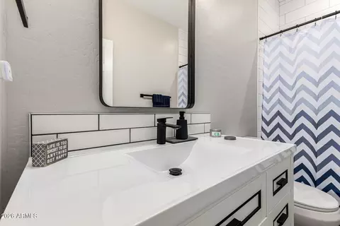 Bath - 2231 W Valhalla Ct, Anthem, AZ 85086 photo 4 of 5