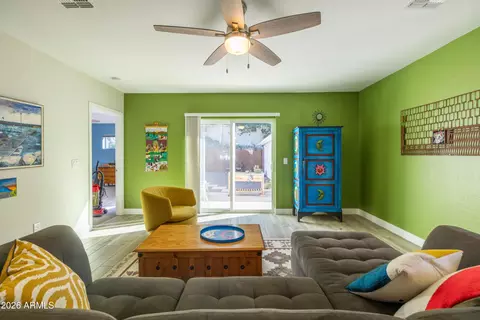 Living - 1517 E Pinchot Ave, Phoenix, AZ 85014 photo 2 of 6