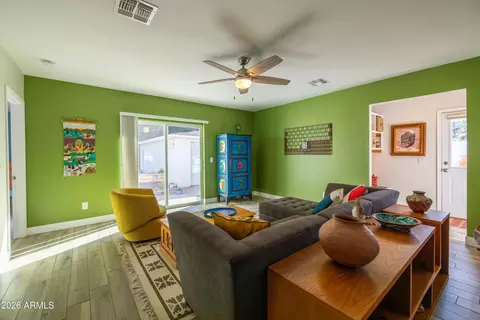 Living - 1517 E Pinchot Ave, Phoenix, AZ 85014 photo 1 of 6