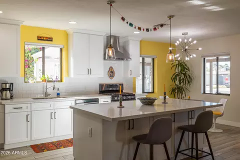 Kitchen - 1517 E Pinchot Ave, Phoenix, AZ 85014 photo 6 of 10