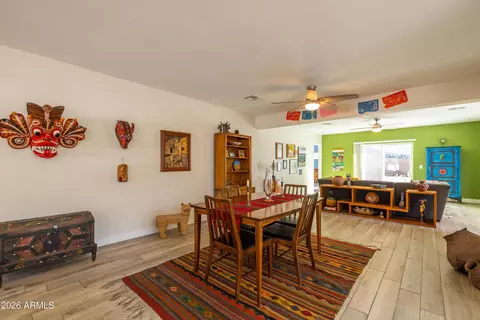 Dining - 1517 E Pinchot Ave, Phoenix, AZ 85014 photo 3 of 4