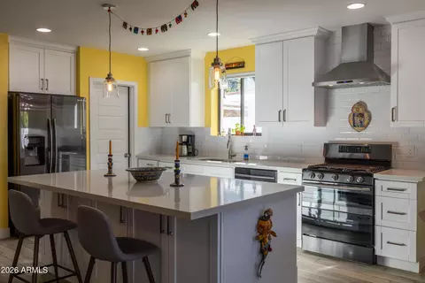 Kitchen - 1517 E Pinchot Ave, Phoenix, AZ 85014 photo 2 of 10